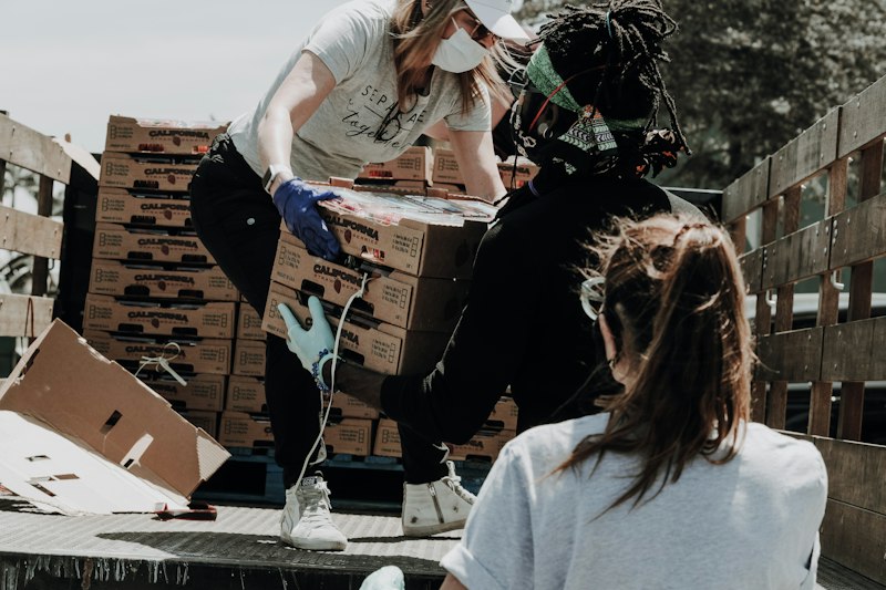 Voluntarios en obra social